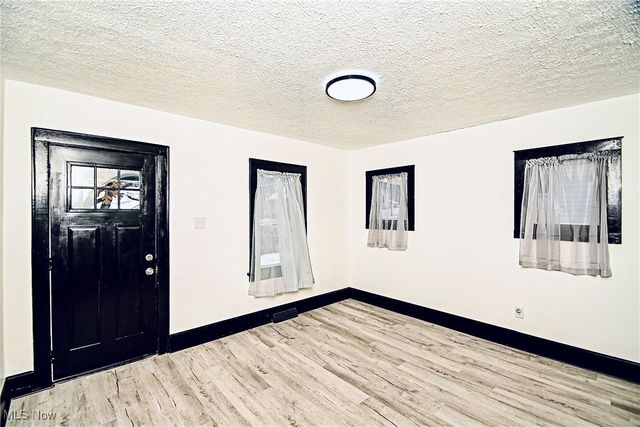 1228 Arnold Avenue, Akron, OH 44305