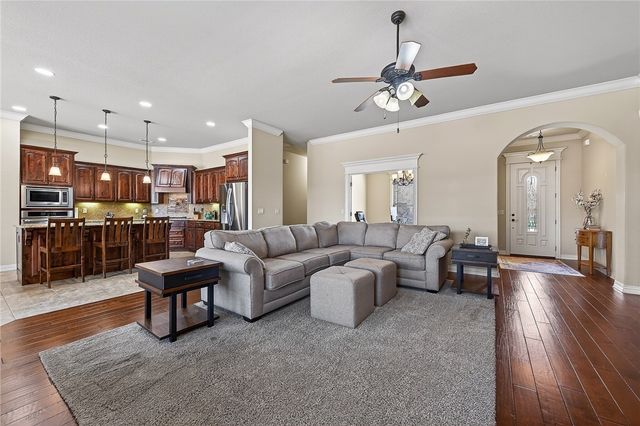 4601 West Langmead Drive, Rogers, AR 72758
