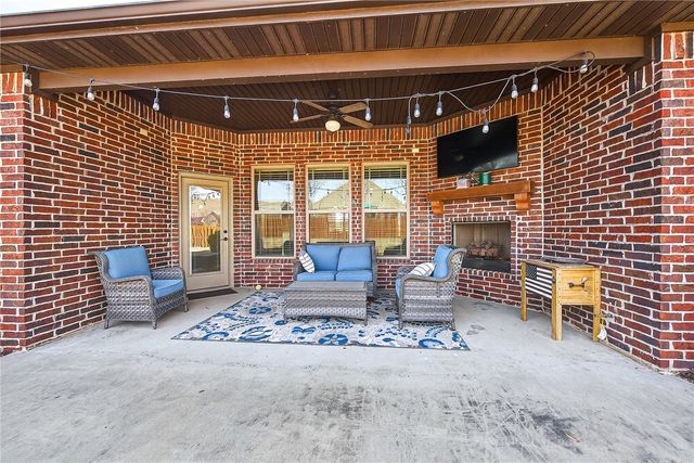 4601 West Langmead Drive, Rogers, AR 72758