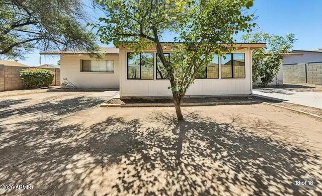 3520 W BANFF Lane, Phoenix, AZ 85053