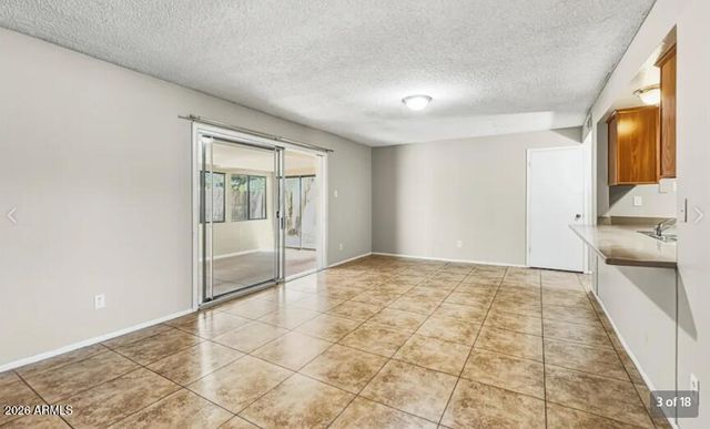 3520 W BANFF Lane, Phoenix, AZ 85053
