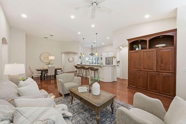 682 Diamond Glen Cir, Folsom, CA 95630