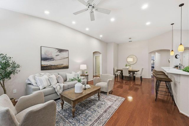 682 Diamond Glen Cir, Folsom, CA 95630