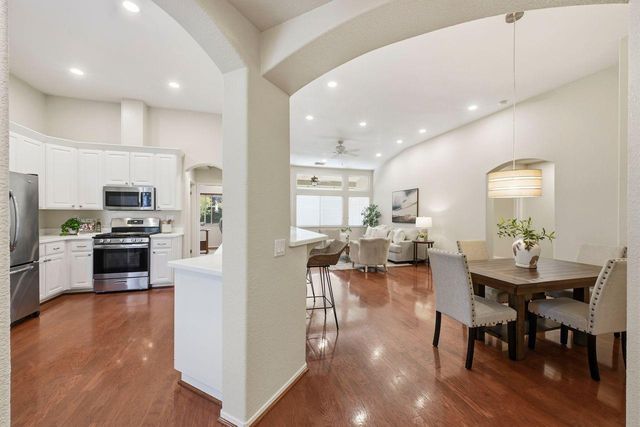 682 Diamond Glen Cir, Folsom, CA 95630