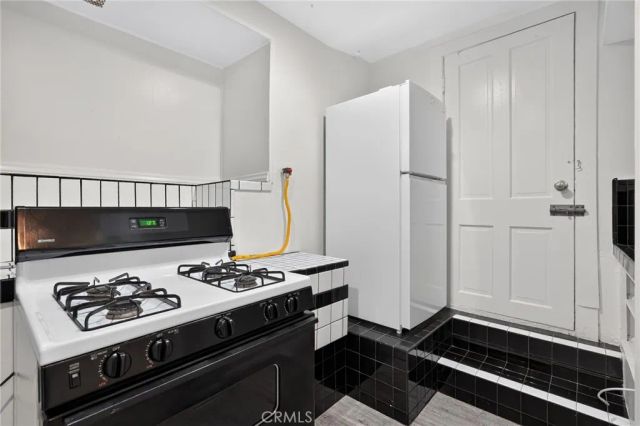 1274 S Beverly Glen, Los Angeles, CA 90024