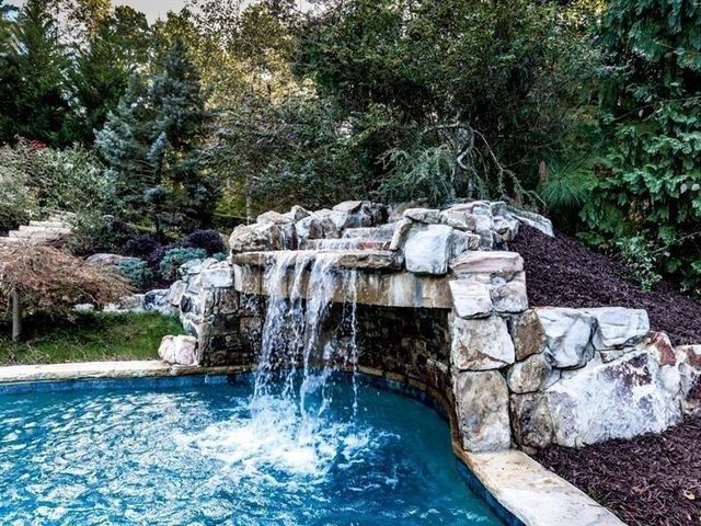 207 Gold Leaf Lane, Canton, GA 30114