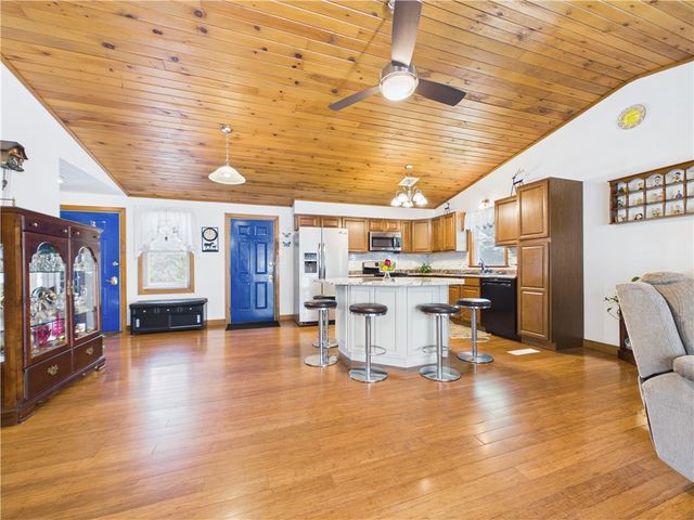 615 Taunton Avenue, Seekonk, MA 02771