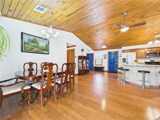 615 Taunton Avenue, Seekonk, MA 02771