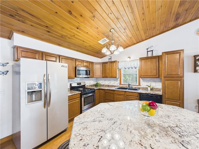 615 Taunton Avenue, Seekonk, MA 02771