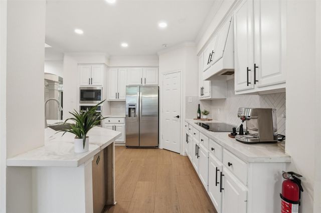 73 W Sandalbranch Circle, The Woodlands, TX 77382