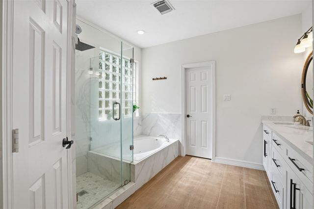 73 W Sandalbranch Circle, The Woodlands, TX 77382