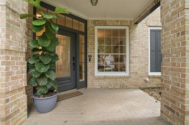 73 W Sandalbranch Circle, The Woodlands, TX 77382