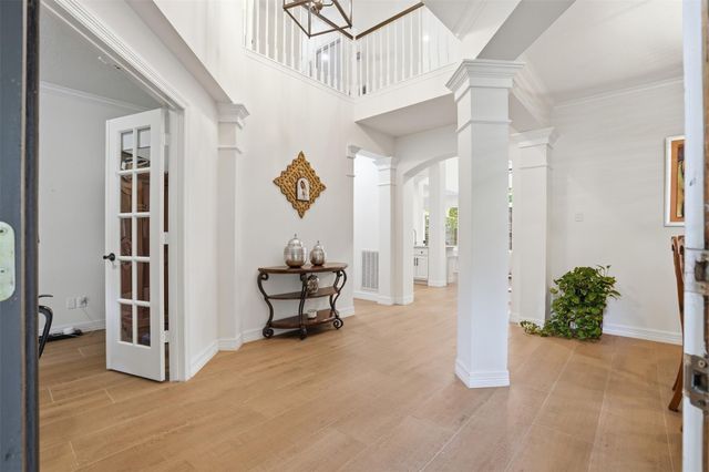 73 W Sandalbranch Circle, The Woodlands, TX 77382