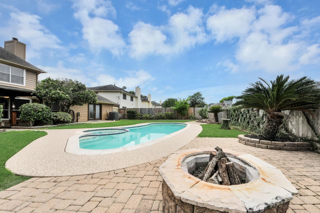 8402 Rose Garden Drive, Houston, TX 77083