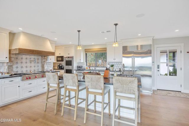 20 La Cam Road, Newbury Park, CA 91320