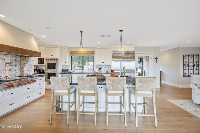 20 La Cam Road, Newbury Park, CA 91320