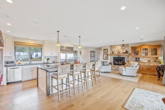20 La Cam Road, Newbury Park, CA 91320