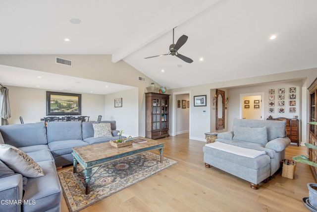 20 La Cam Road, Newbury Park, CA 91320