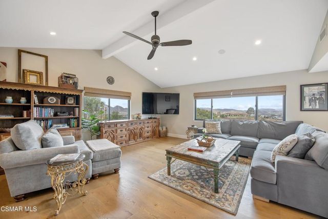 20 La Cam Road, Newbury Park, CA 91320