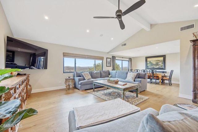 20 La Cam Road, Newbury Park, CA 91320