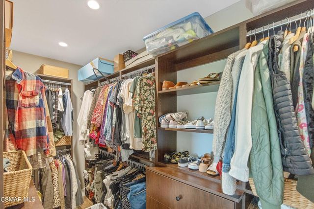 20 La Cam Road, Newbury Park, CA 91320