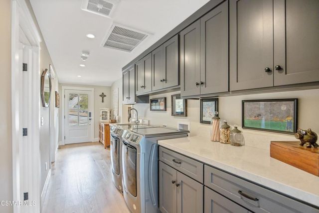 20 La Cam Road, Newbury Park, CA 91320