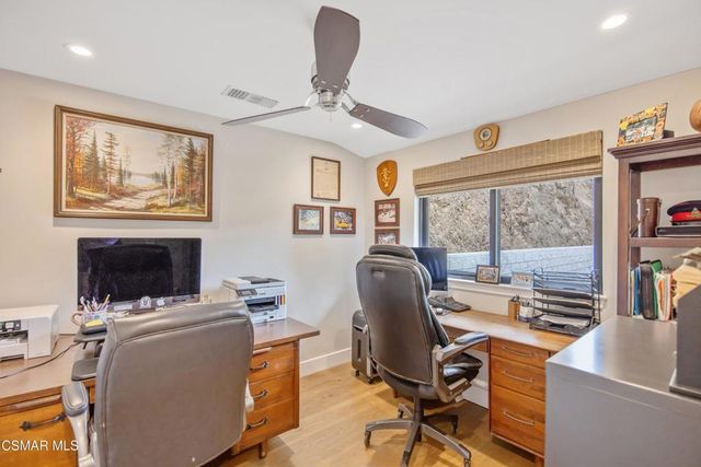 20 La Cam Road, Newbury Park, CA 91320