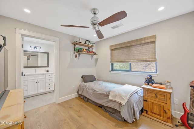 20 La Cam Road, Newbury Park, CA 91320