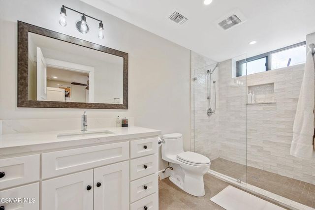 20 La Cam Road, Newbury Park, CA 91320