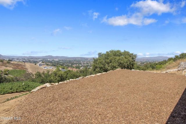 20 La Cam Road, Newbury Park, CA 91320
