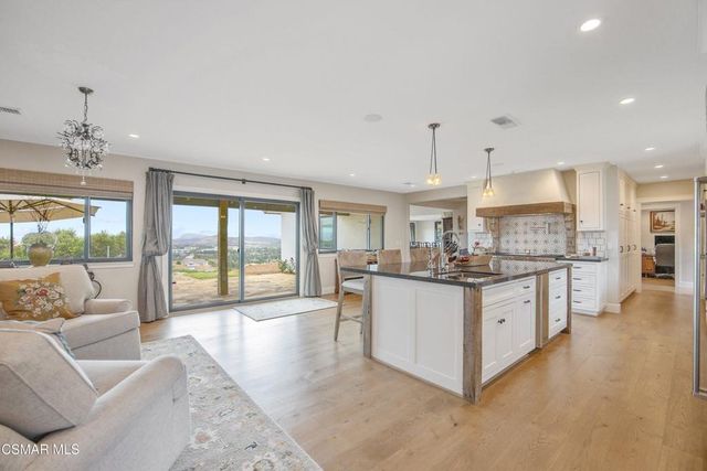 20 La Cam Road, Newbury Park, CA 91320