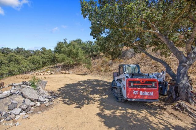 20 La Cam Road, Newbury Park, CA 91320