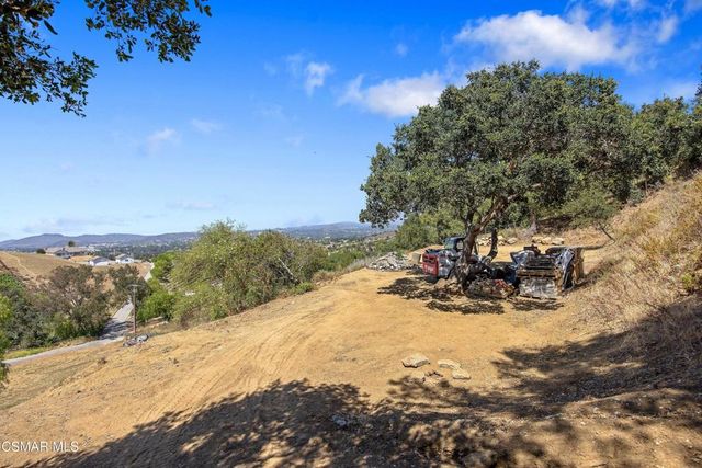 20 La Cam Road, Newbury Park, CA 91320