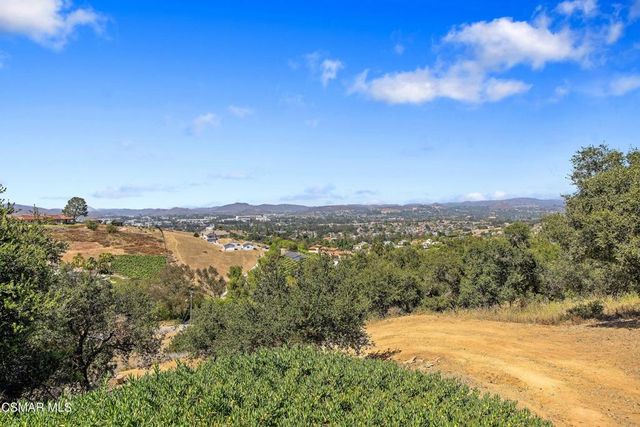 20 La Cam Road, Newbury Park, CA 91320