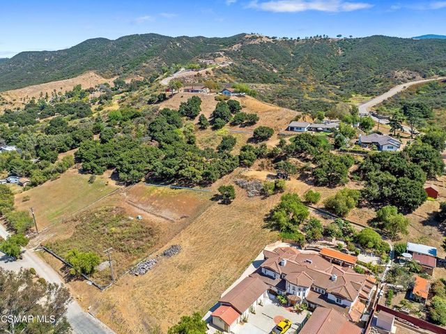 20 La Cam Road, Newbury Park, CA 91320