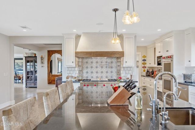20 La Cam Road, Newbury Park, CA 91320