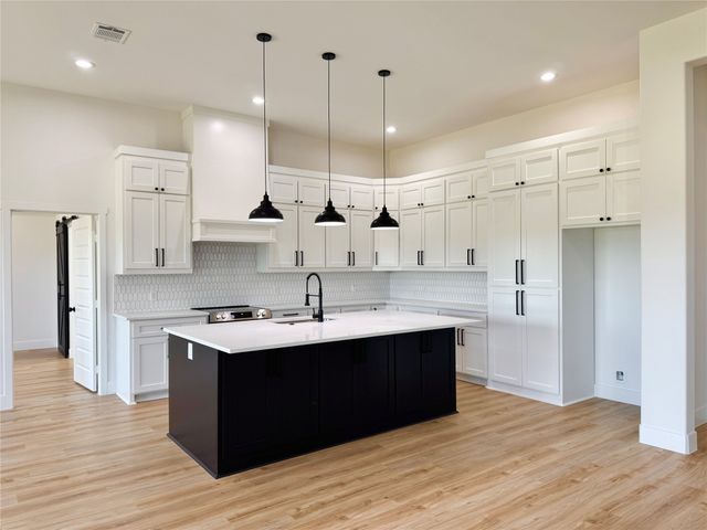 3297 Escobar Circle, Greenville, TX 75401