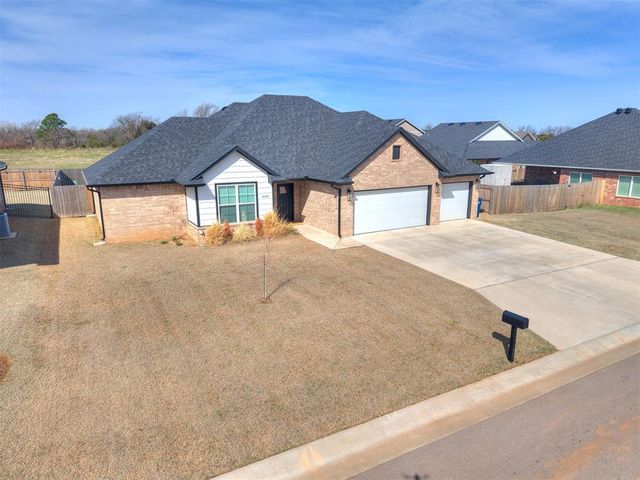 4526 Red Bird Road, Shawnee, OK 74804