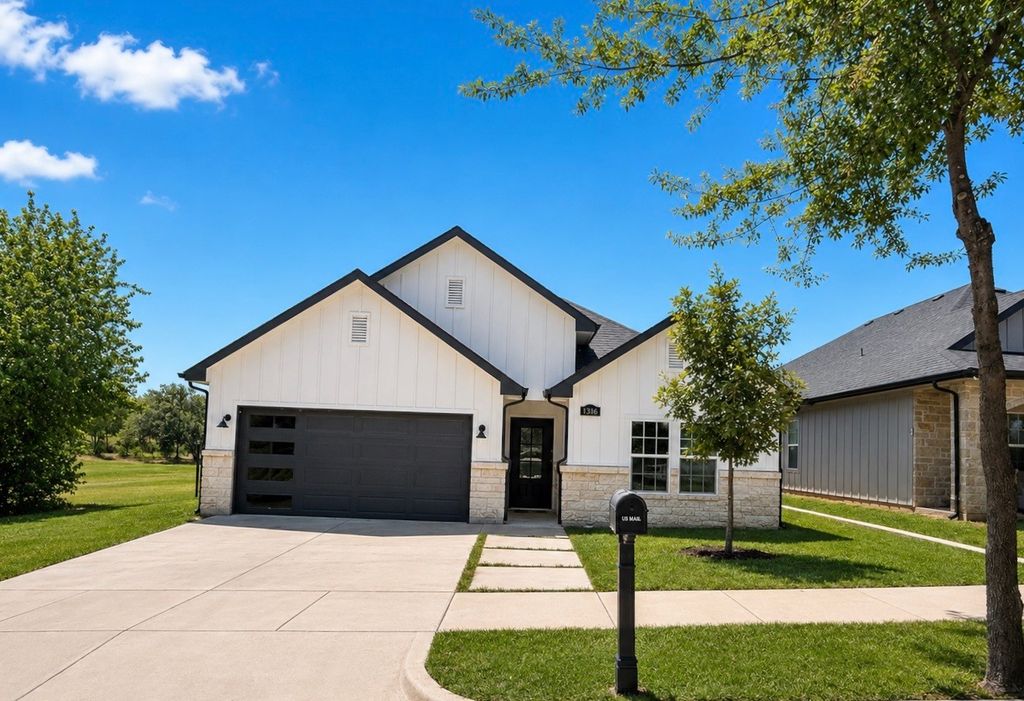 1516 E Humbolt Street, Fort Worth, TX 76104