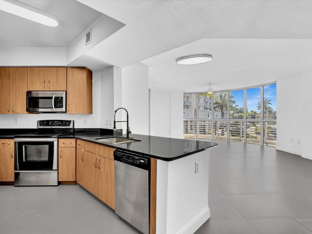 1830 Radius Drive 214, Hollywood, FL 33020