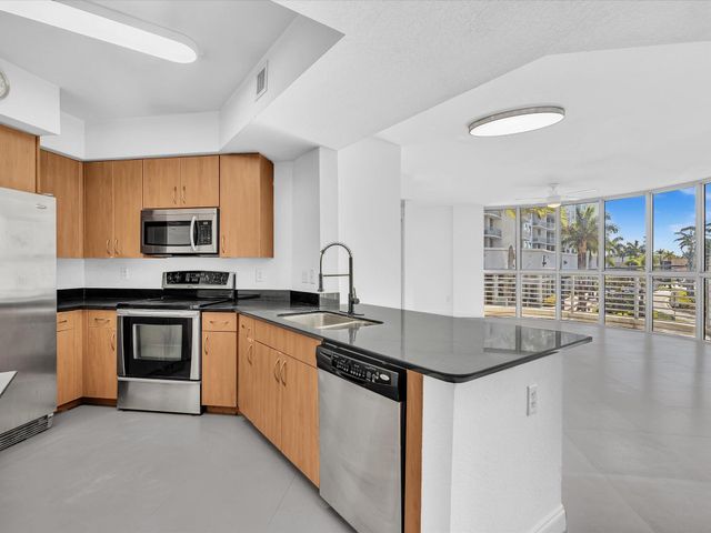 1830 Radius Drive 214, Hollywood, FL 33020