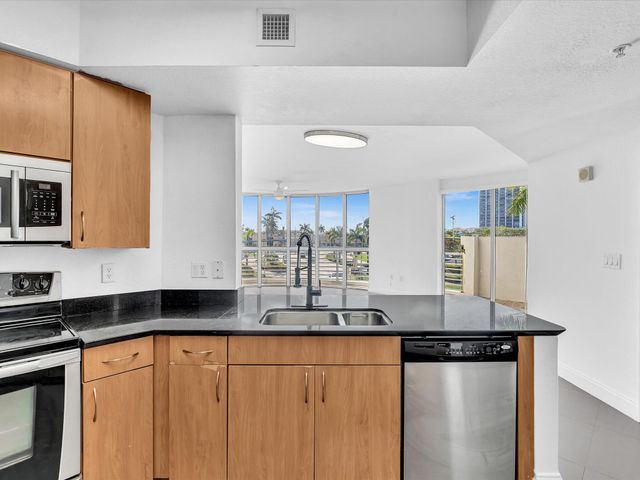 1830 Radius Drive 214, Hollywood, FL 33020