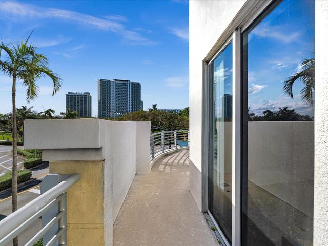 1830 Radius Drive 214, Hollywood, FL 33020