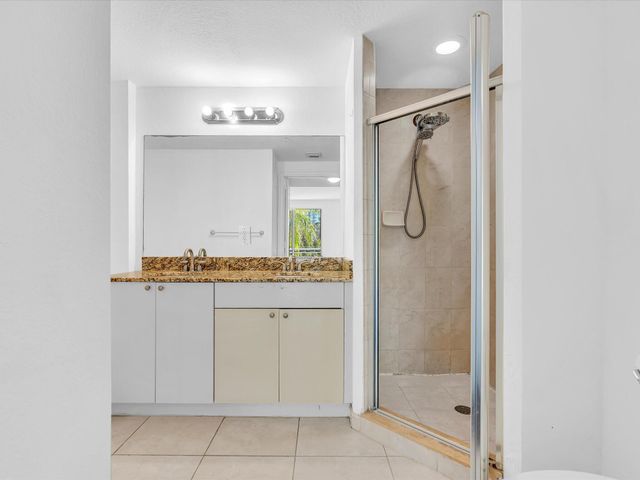 1830 Radius Drive 214, Hollywood, FL 33020