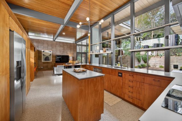 2051 Lambeth Way, Carmichael, CA 95608