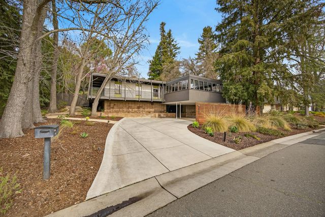 2051 Lambeth Way, Carmichael, CA 95608