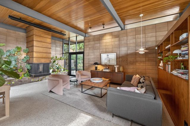 2051 Lambeth Way, Carmichael, CA 95608