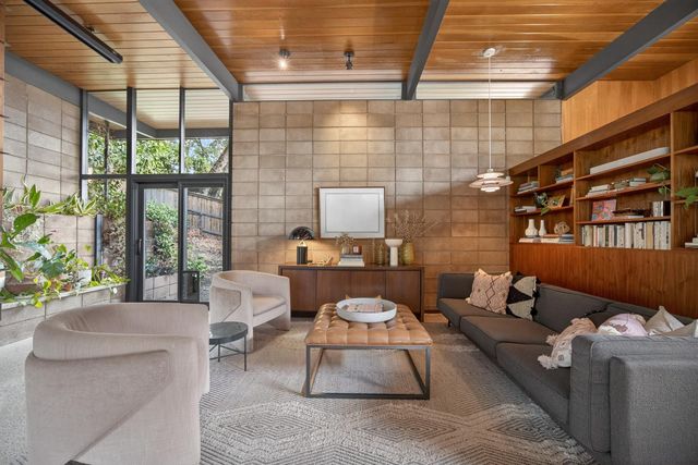 2051 Lambeth Way, Carmichael, CA 95608