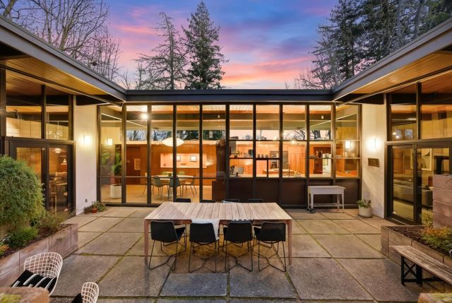 2051 Lambeth Way, Carmichael, CA 95608