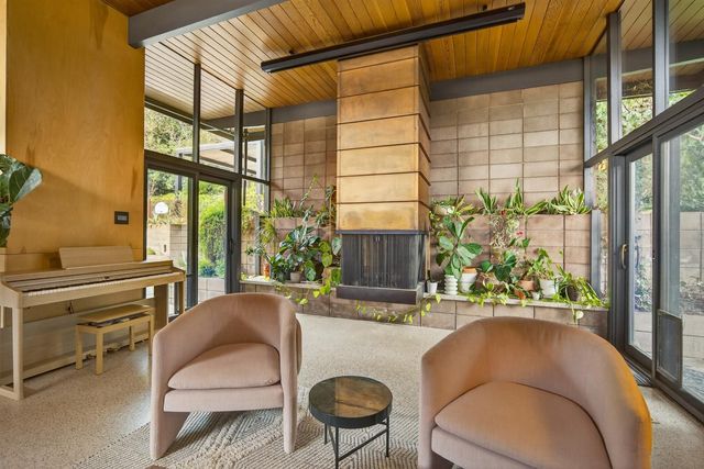 2051 Lambeth Way, Carmichael, CA 95608